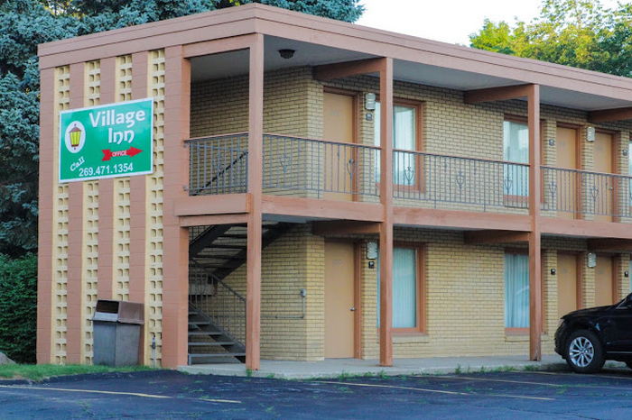 Village Inn Motel (Cum Laude Motel) - Web Listing